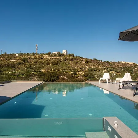 Elegant With Mountain Views & Pool Villa *